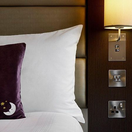 Premier Inn Brentwood Exterior photo