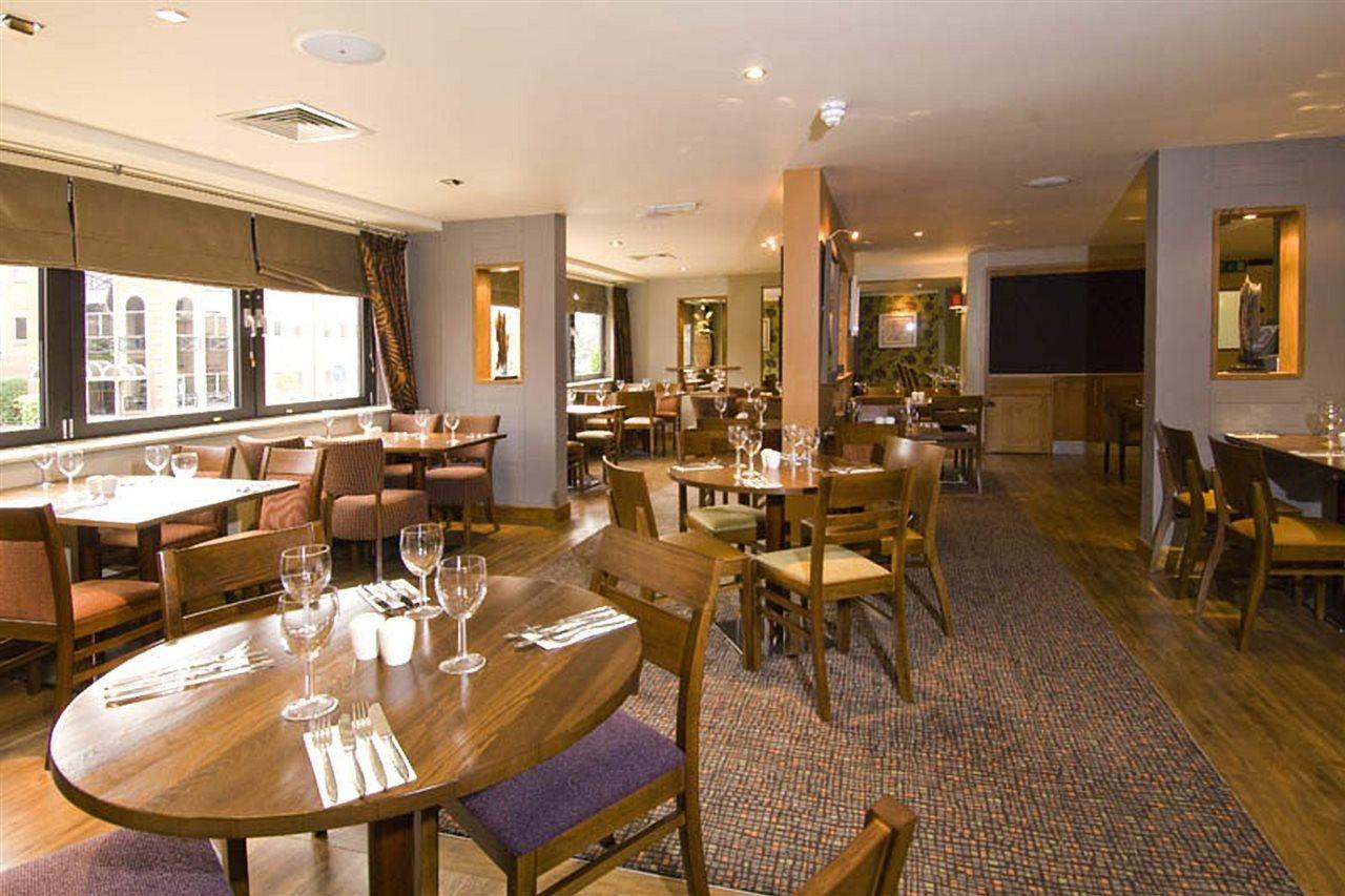 Premier Inn Brentwood Exterior photo