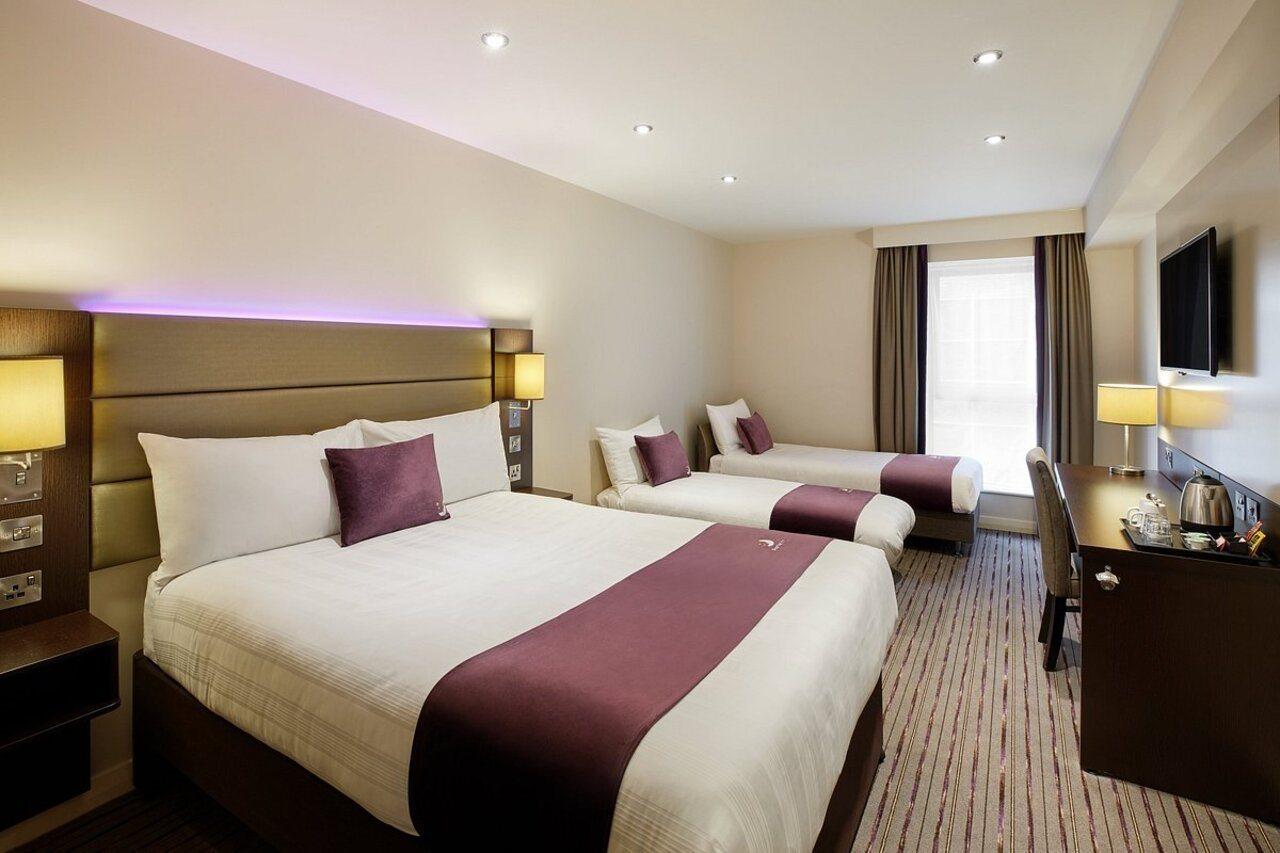 Premier Inn Brentwood Exterior photo