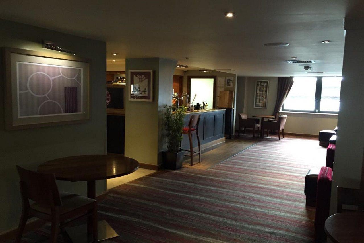 Premier Inn Brentwood Exterior photo